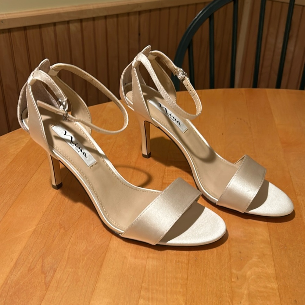 Nina, ivory crystal satin, high heel shoes, size 9